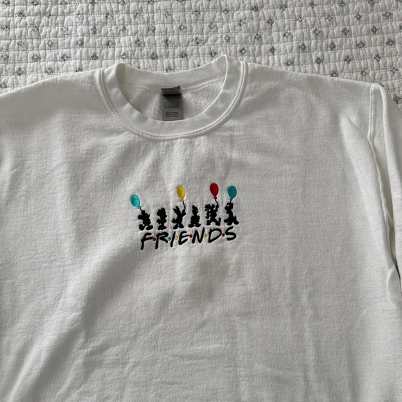 Gildan Tops - Gildan White Friends Graphic Sweatshirt